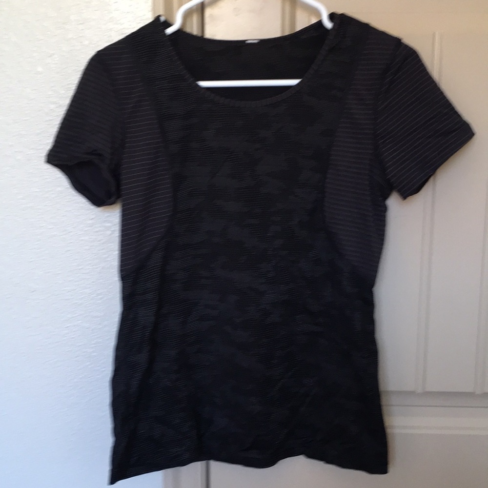 Lululemon workout top